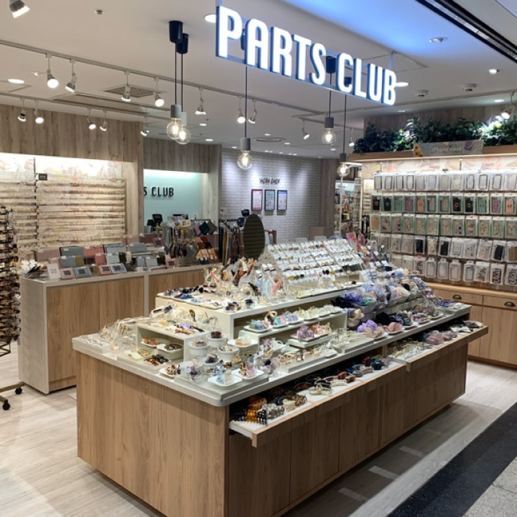 PARTS CLUB 新宿サブナード店の外観写真