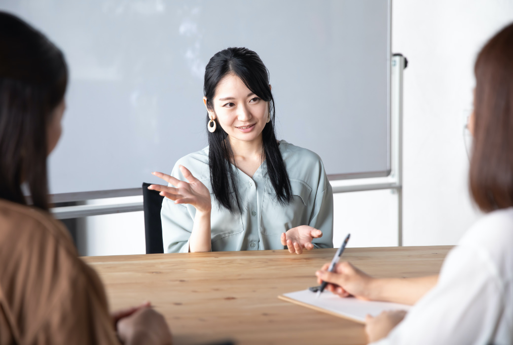 クラス別担任制度できめ細かな就職・デビューサポート